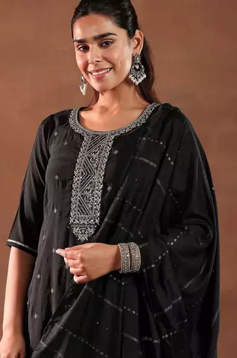 ethnic motifs embroidered thread work kurta with trousers & dupatta