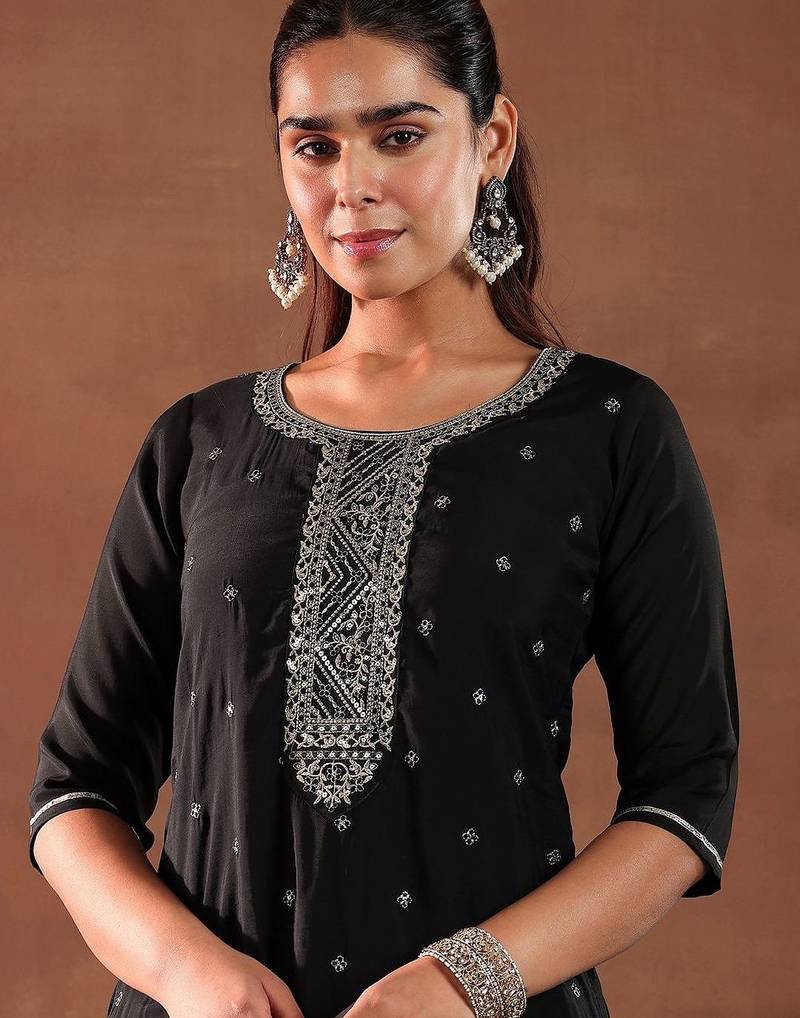 ethnic motifs embroidered thread work kurta with trousers & dupatta