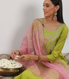 women floral embroidered gotta patti kurta with trousers & with dupatta