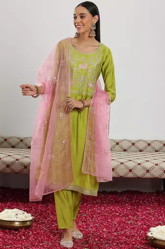 women floral embroidered gotta patti kurta with trousers & with dupatta