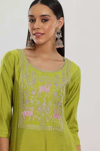 women floral embroidered gotta patti kurta with trousers & with dupatta