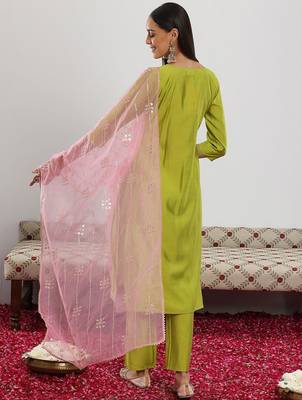 women floral embroidered gotta patti kurta with trousers & with dupatta 4