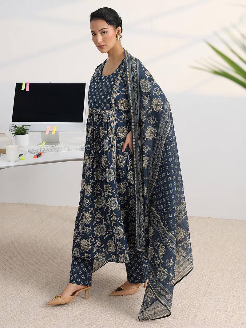 women floral printed tiered kurta with trousers & with dupatta