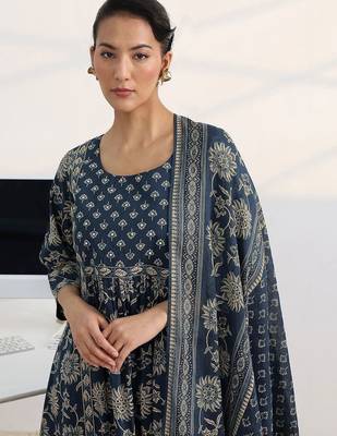 women floral printed tiered kurta with trousers & with dupatta 2