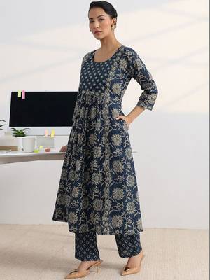 women floral printed tiered kurta with trousers & with dupatta 4