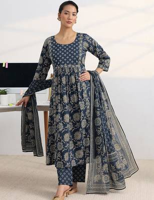 women floral printed tiered kurta with trousers & with dupatta 7