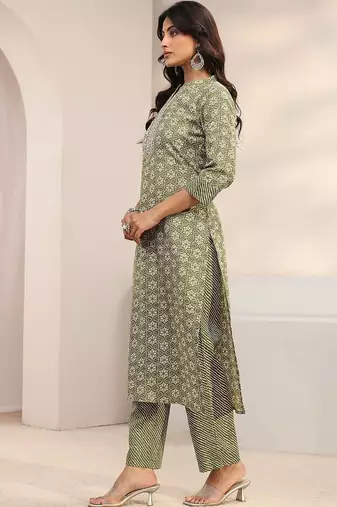 women ethnic motifs printed regular thread work kurta with trousers & with dupatta