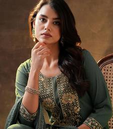 women ethnic motifs embroidered regular thread work kurta with trousers & with dupatta