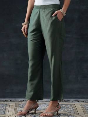 women ethnic motifs embroidered regular thread work kurta with trousers & with dupatta 4
