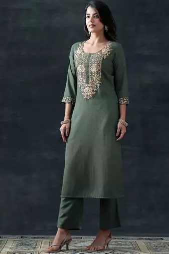 women ethnic motifs embroidered regular thread work kurta with trousers & with dupatta