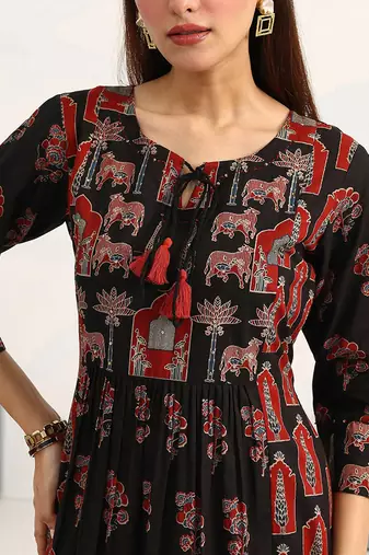 women ethnic motifs printed regular cotton blend kurta with trousers & with dupatta