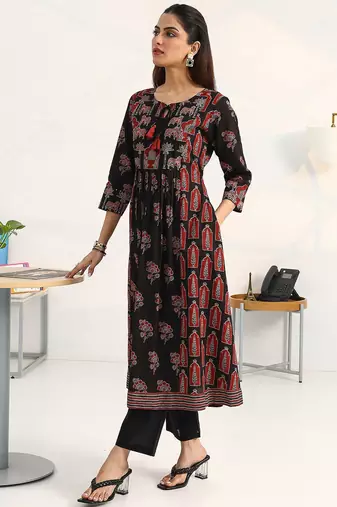 women ethnic motifs printed regular cotton blend kurta with trousers & with dupatta