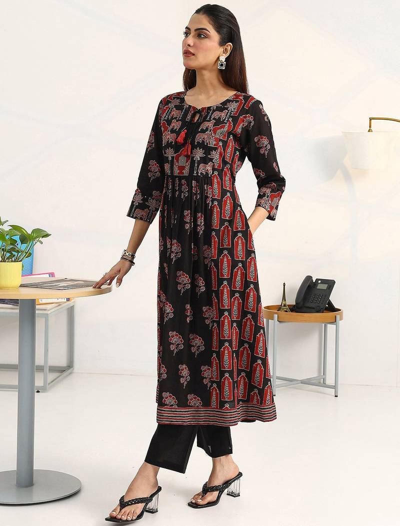 women ethnic motifs printed regular cotton blend kurta with trousers & with dupatta