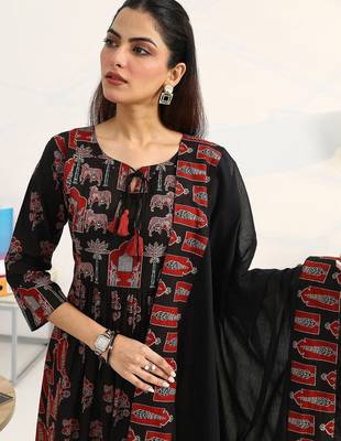 women ethnic motifs printed regular cotton blend kurta with trousers & with dupatta 6