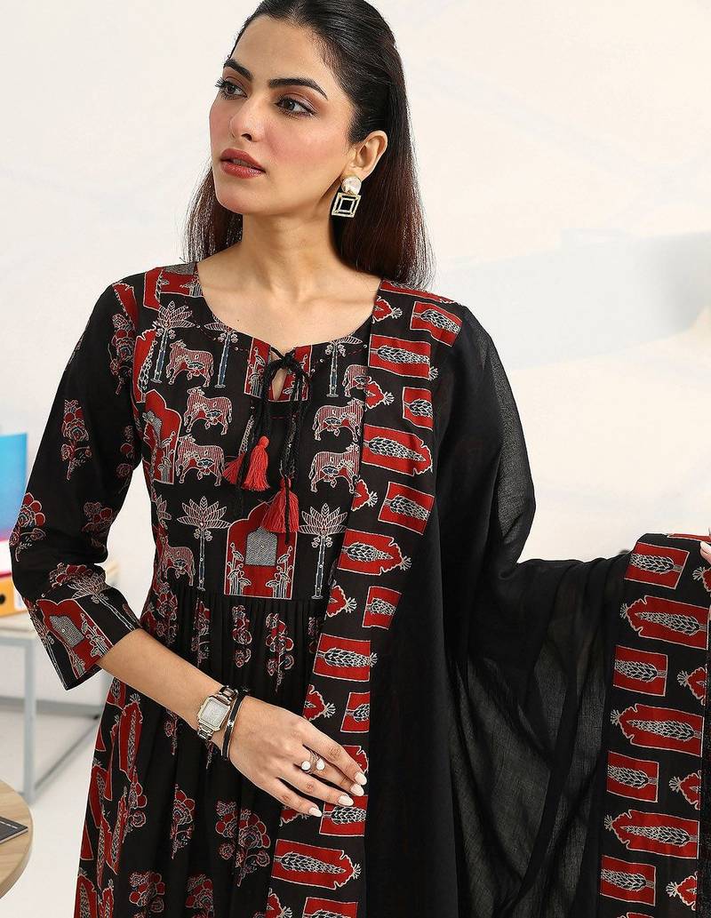 women ethnic motifs printed regular cotton blend kurta with trousers & with dupatta