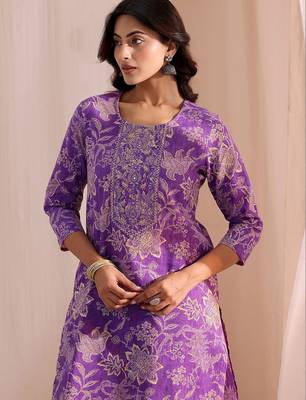 women floral printed regular kurta with trousers & with dupatta 3