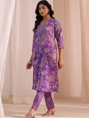 women floral printed regular kurta with trousers & with dupatta 5
