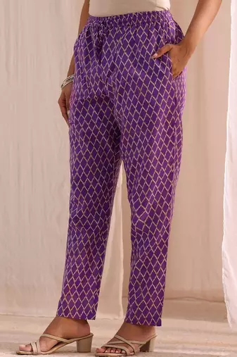 women floral printed regular kurta with trousers & with dupatta