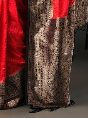 Red ethnic motifs silk blend designer banarasi saree 5