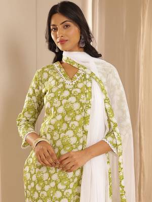 women floral printed regular straight kurta trousers with dupatta 2