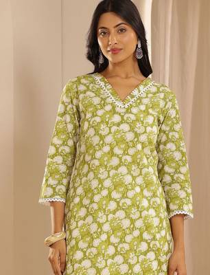 women floral printed regular straight kurta trousers with dupatta 5