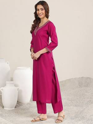 ethnic motifs yoke design sequinned v-neck straight kurta with trousers & dupatta 4