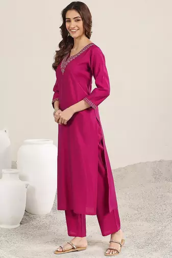 ethnic motifs yoke design sequinned v-neck straight kurta with trousers & dupatta