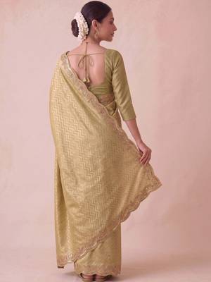 Gold woven design zari silk blend banarasi saree 4