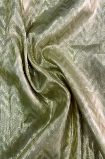 Gold woven design zari silk blend banarasi saree