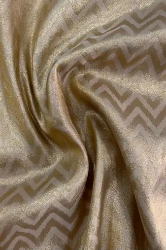 Gold woven design zari silk blend banarasi saree