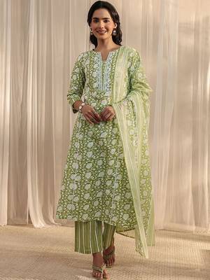 libas green floral printed cotton a-line suit set with dupatta 2