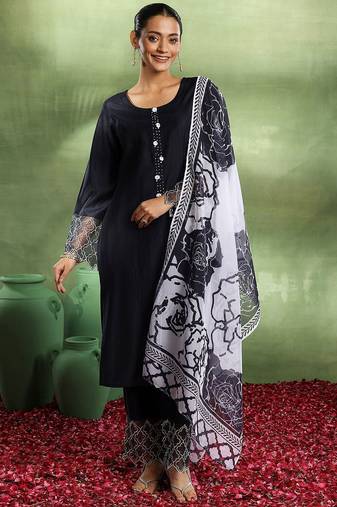 beads and stones straight kurta with trouser & dupatta