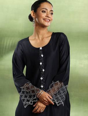 beads and stones straight kurta with trouser & dupatta 3