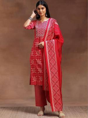 women printed regular mirror work kurta with trousers & with dupatta 6