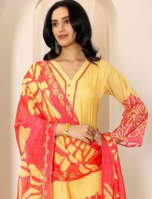 floral printed v-neck kurta with trousers and dupatta 2