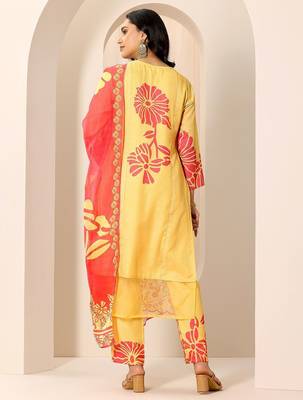 floral printed v-neck kurta with trousers and dupatta 5