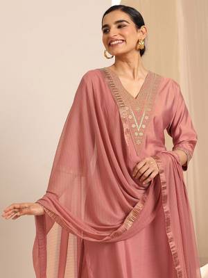 floral yoke design sequinned v-neck straight kurta with trousers and dupatta 2