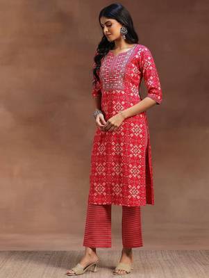 ethnic motifs printed notch neck mirror work straight kurta with trousers & dupatta 3