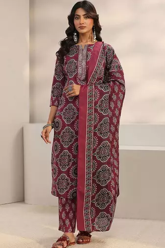women ethnic motifs printed regular thread work kurta with trousers & with dupatta