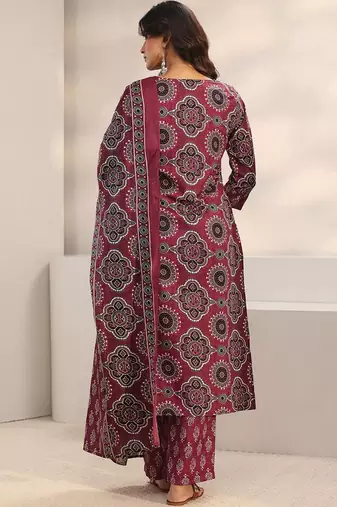 women ethnic motifs printed regular thread work kurta with trousers & with dupatta