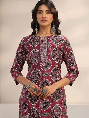 women ethnic motifs printed regular thread work kurta with trousers & with dupatta 6