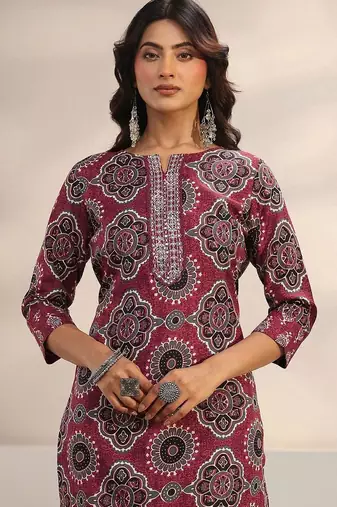 women ethnic motifs printed regular thread work kurta with trousers & with dupatta
