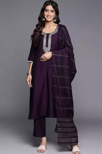 women solid kurta with trouser & dupatta