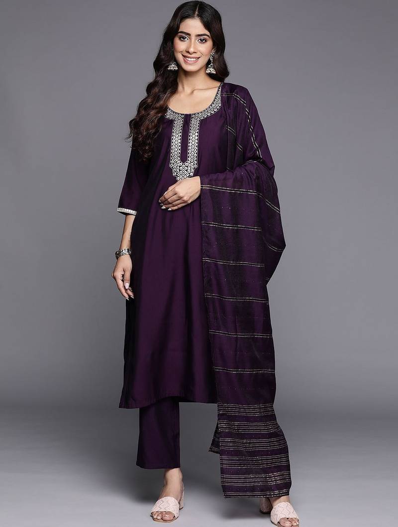 women solid kurta with trouser & dupatta