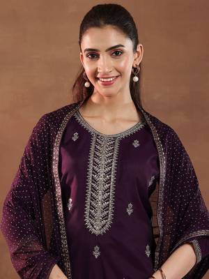 floral embroidered sequnnied straight kurta with trousers & dupatta 2