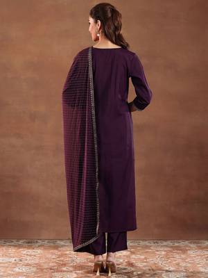 floral embroidered sequnnied straight kurta with trousers & dupatta 5