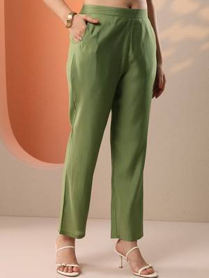women floral printed regular kurta with trousers & with dupatta 4