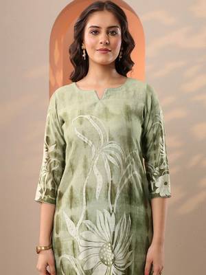 women floral printed regular kurta with trousers & with dupatta 6