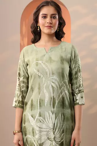 women floral printed regular kurta with trousers & with dupatta