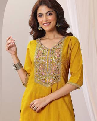 striped embroidered sequinned straight kurta with trousers and dupatta 3
